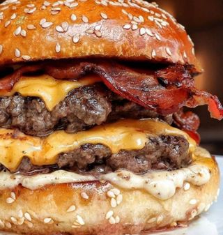 Mega Hamburguesa Doble Queso Con Bacon Y Sin Verduras