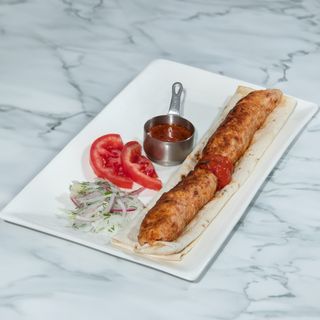 Люля-Кебаб из курицы с помидором.