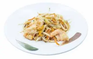 Spaghetti di udon con frutti di mare