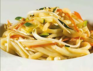 231. Yaki udon con pollo