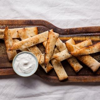 Чеснови пръчици с риган