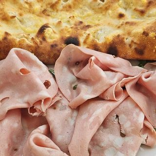 Focaccia ripiena dalì