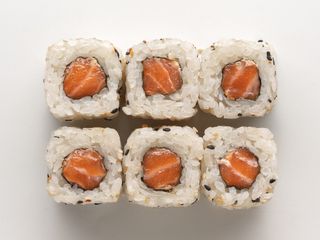 Саке спайсі макі