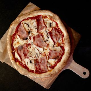 Prosciutto e Funghi