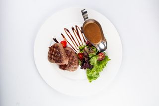 Медальоны из телятины