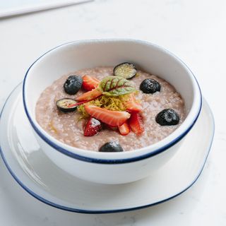 შვრიის ფაფა კენკრით