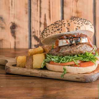 Hamburguesa La Criolla