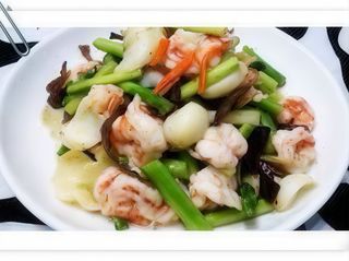 27.Gambas con verduras salteada