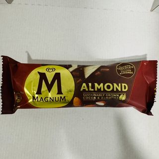 Helado Magnum Almond