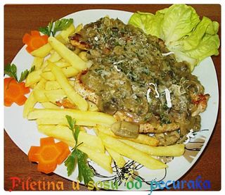 Piletina u sosu od pečuraka 400g