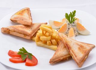 Клуб сандвич с пушено пиле