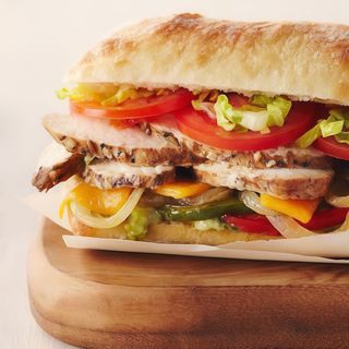 Sandwich cordon bleu + frites + salade