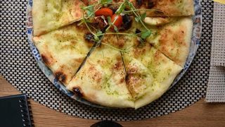 Focaccio sa belim lukom i kačkavaljem