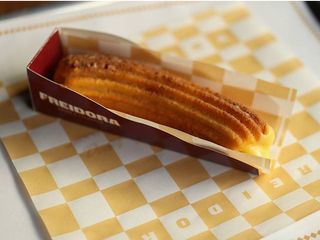 Чурос "Гарячий іспанець" з заварним кремом (95g)