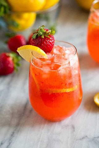 Strawberry lemonade