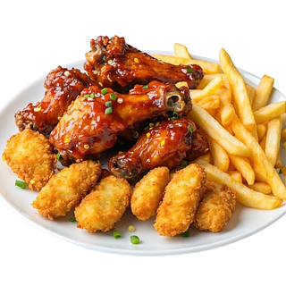 Alitas De Pollo Con Nuggets Y Patatas