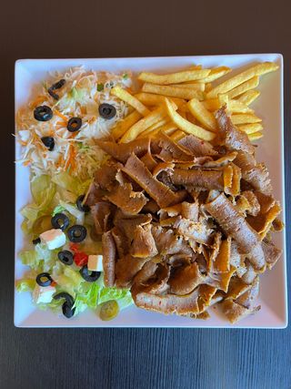 Kebab na talerzu z samym mięsem