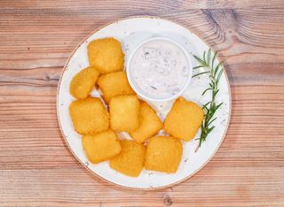 Панирани кашкавалчета с маслинов тартар (10бр - 270г)