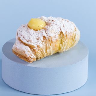 Sfogliatella alla crema chantilly