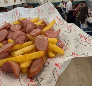 Porzione wrustel e patatine