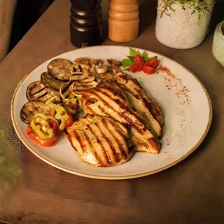 Piletina sa grilovanim povrćem