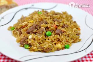 23. Arroz frito con ternera