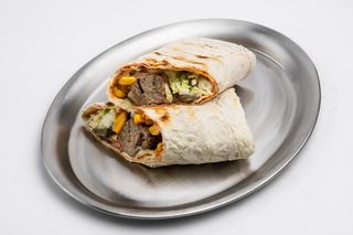 Lula kebab z kurczaka w lawaszu