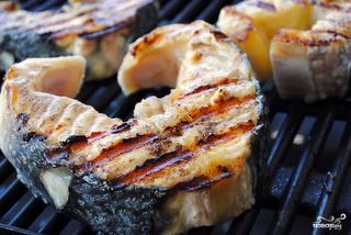 Стейк из осетра на гриле 