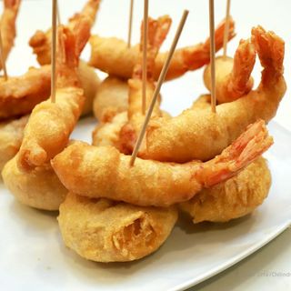 Tapa De Huevo Gamba Relleno De Atún Y Tomate