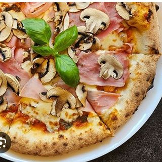 Pizza Capricciossa