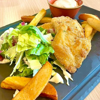 Fish and chips, sos remoulade