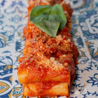 PAPPARDELLE AL RAGÚ NAPOLETANO