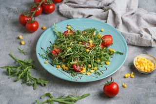 Ռուկոլայով աղցան