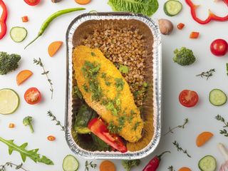 Котлета из индейки с сыром с гарниром