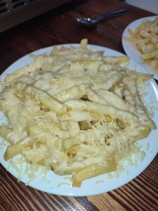 Patatas Con Queso (1/2 Ración)