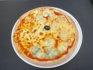 Pizza cuatro quesos