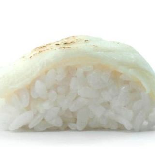 Nigiris Pez mantequilla flambeado x4