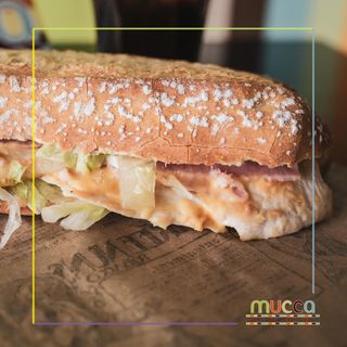 Bocadillo De Pechuga Completo