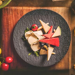 Tanjir miješanih sireva 250 gr