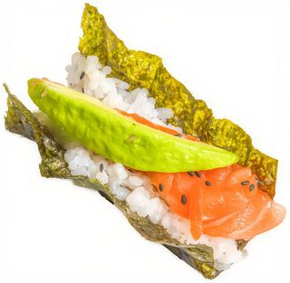 155 Temaki de salmón y aguacate