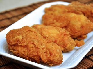 Alitas de pollo fritas