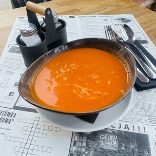 Zupka pomidorowa bez "zielonego" z kluseczkami 