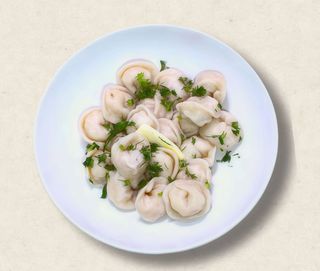Pelmeni con carne de pollo y pavo (Ración)