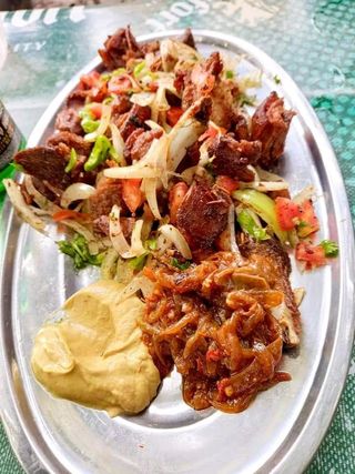 Choukouya De Porc Aux Boissons