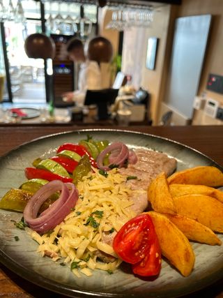 Njeguški steak punjen pršutom i sirom 500gr