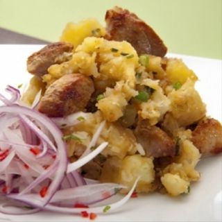 Yuca Frita Con Chicharrones