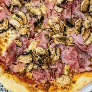 Pizza Prosciutto Funghi