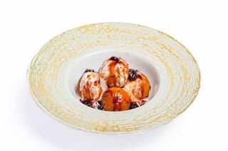 Papanasi cu Smantana si Dulceata