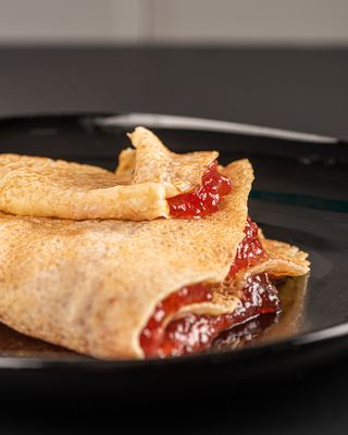 Clătită cu dulceață de caise