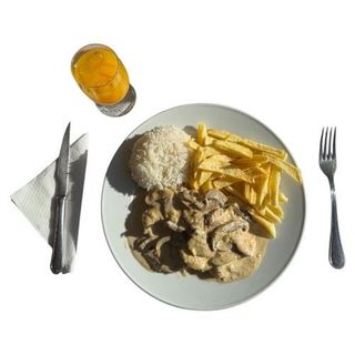 Bifinhos de Frango com Cogumelos e Natas